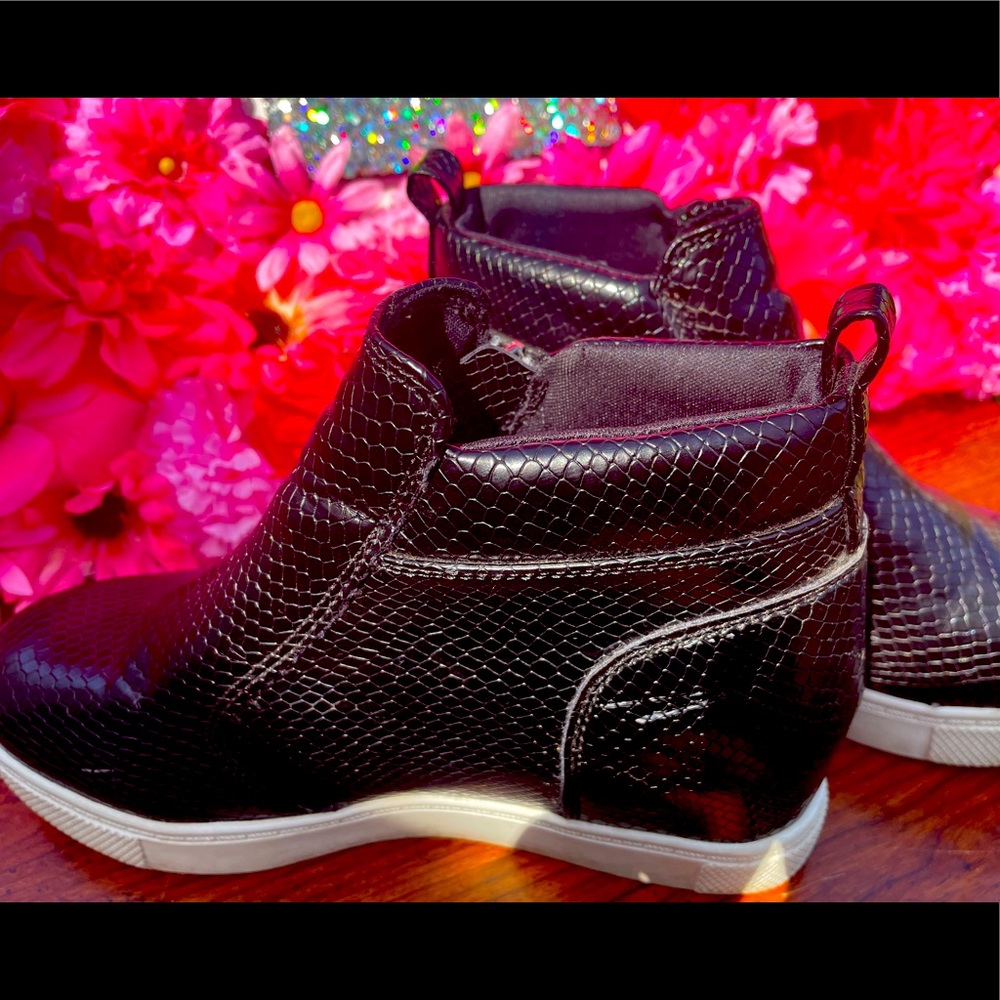 Steve madden girls wedge ankle booties